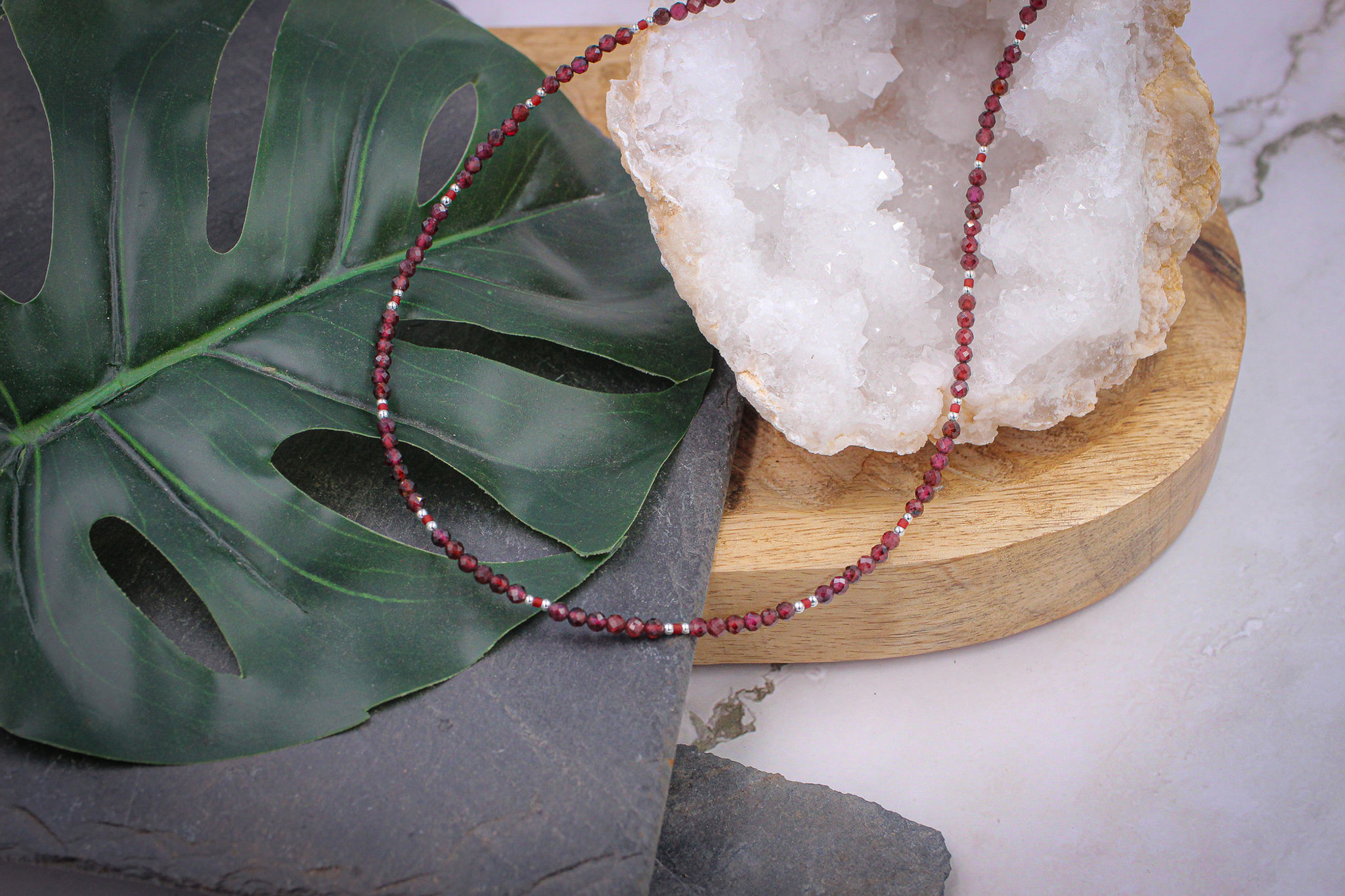 Collier en Grenat naturel facetté 3 mm