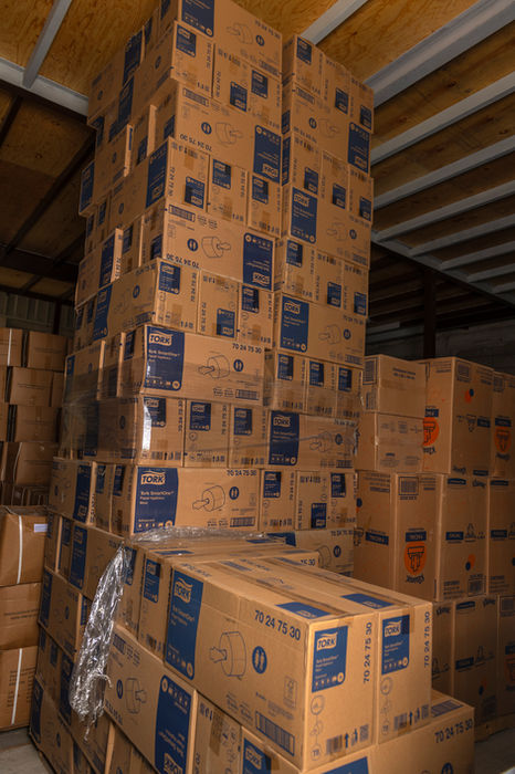 Mercancía en cajas apiladas