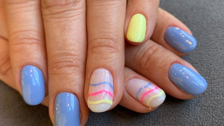 Indiana Nails, el emprendimiento neuquino que combina belleza con café