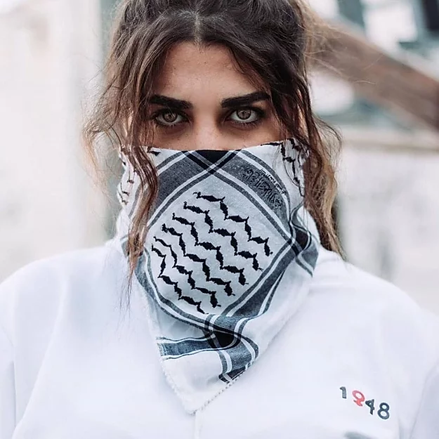 الصورة المصغرة: المرأة ثورة