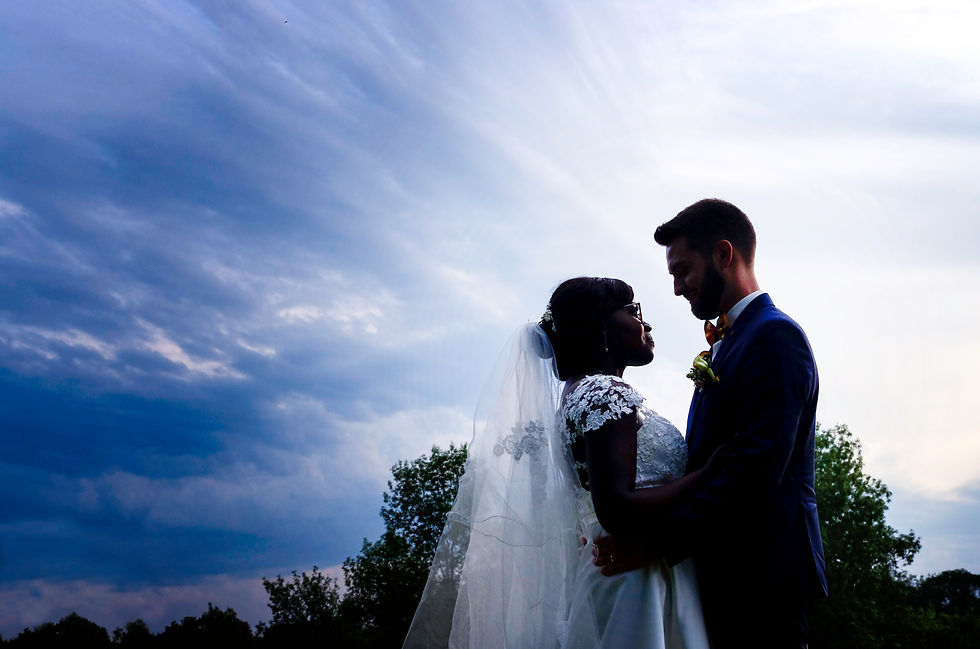 Séance couple naturelle le jour du mariage