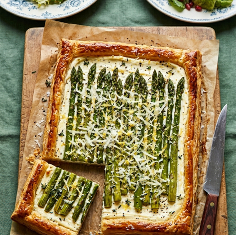  This Asparagus and Ricotta Tart recipe, A golden puff pastry tart layered with herbed ricotta and fresh asparagus — ready in 30 minutes and elegant enough for any spring brunch table. The seasonal recipe worth making right now.