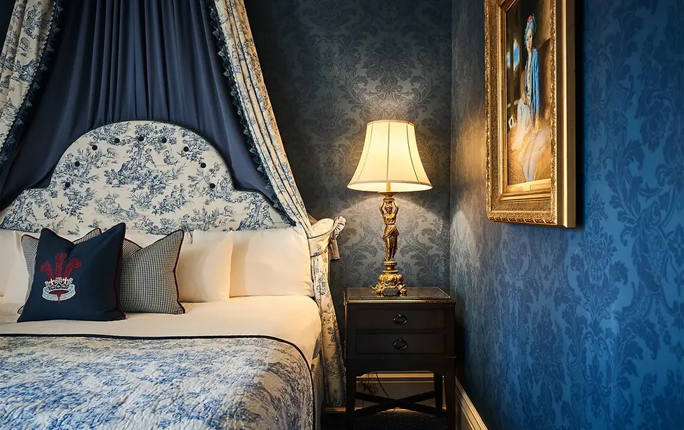 Prince of Wales Hotel niagara on the lake. A blue and white vintage traditional bedroom