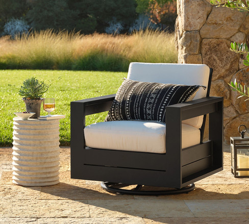 Malibu Metal Swivel Outdoor Lounge Chair