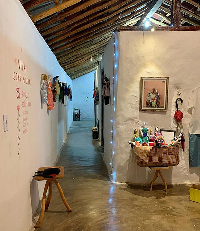 A exposição em homenagem a Bonequeira e contadora de histórias Morena Teixeira continua em