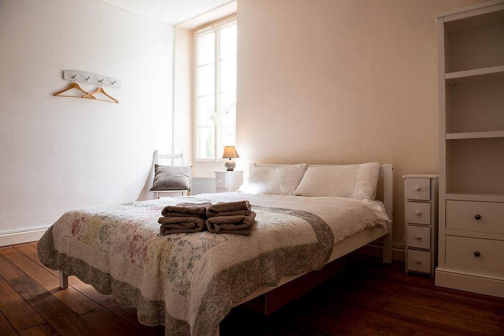 Middle bedroom