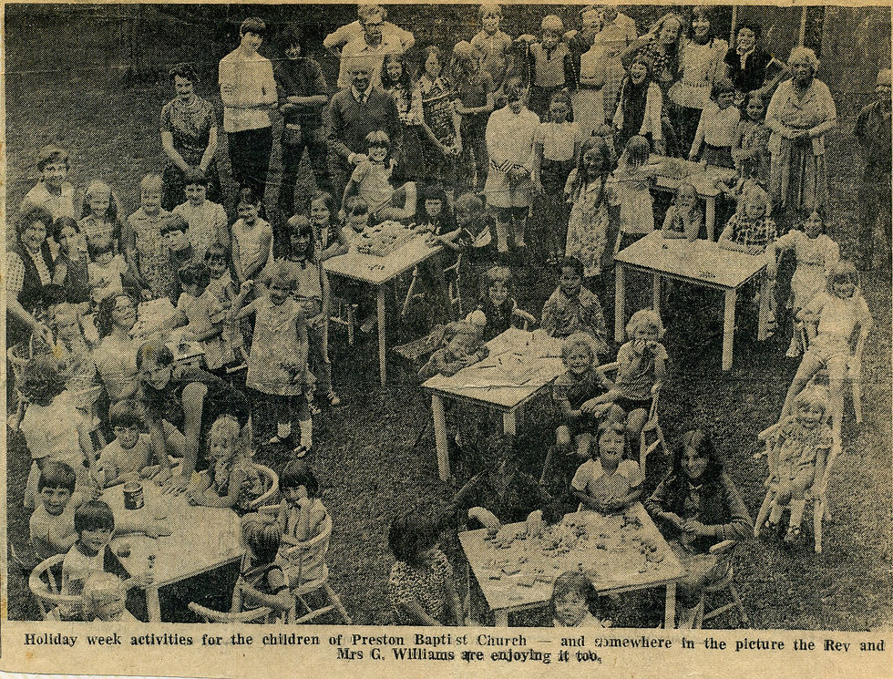 Cutting Preston Baptist Church holiday children