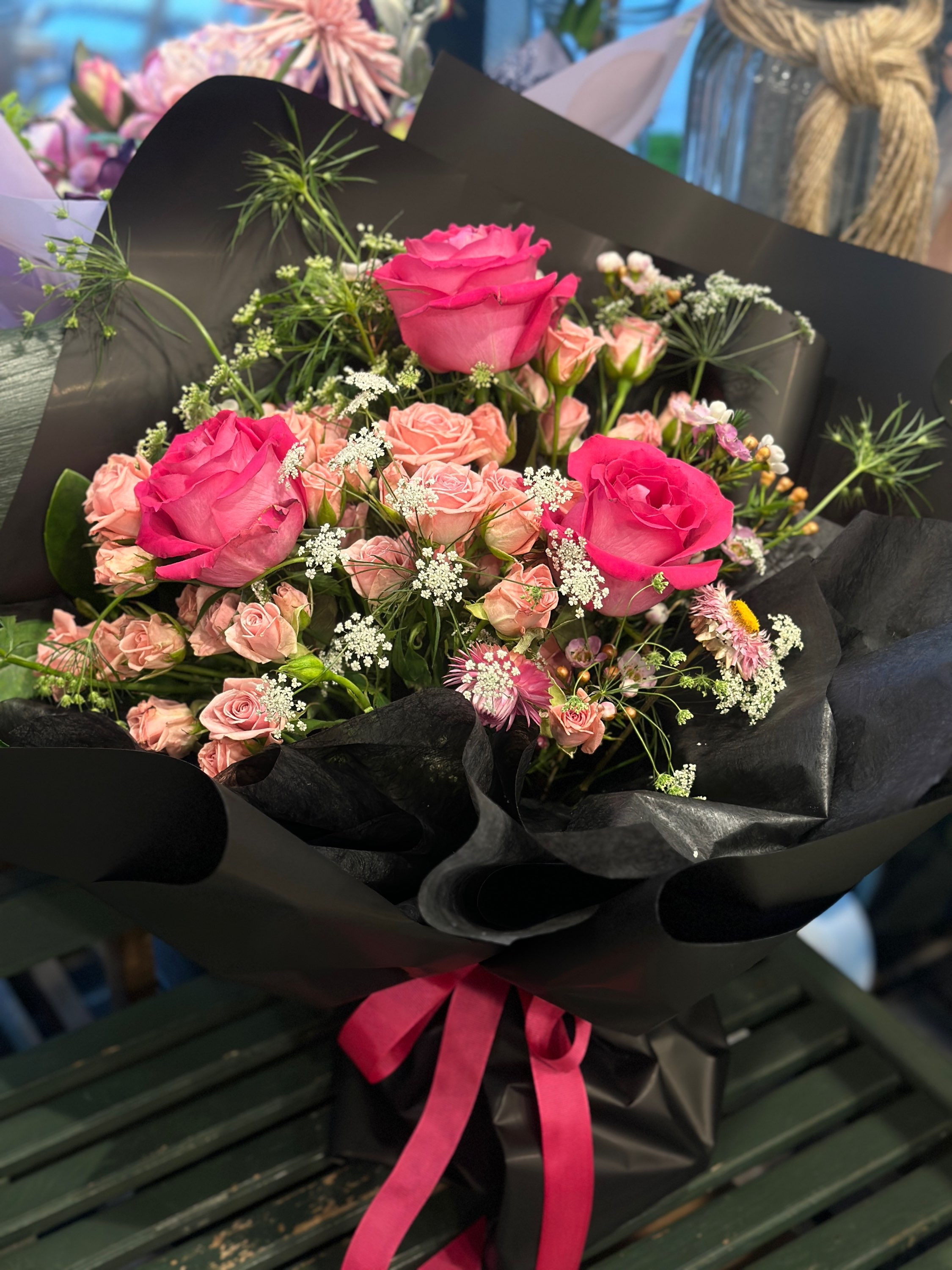 Midnight Passion｜Roses & Spray Roses Mixed Bouquet