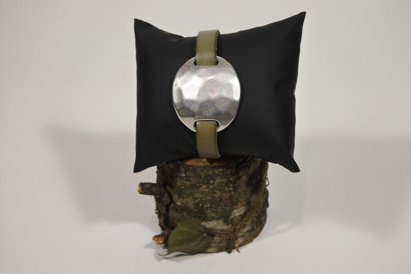 Bracelet plaque martelée