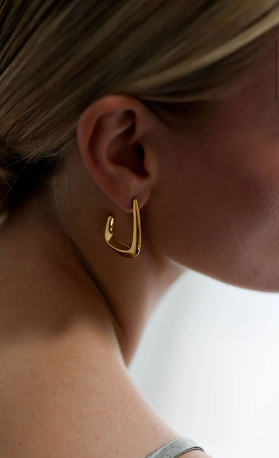 Thumbnail: PAM EARRINGS GOLD 