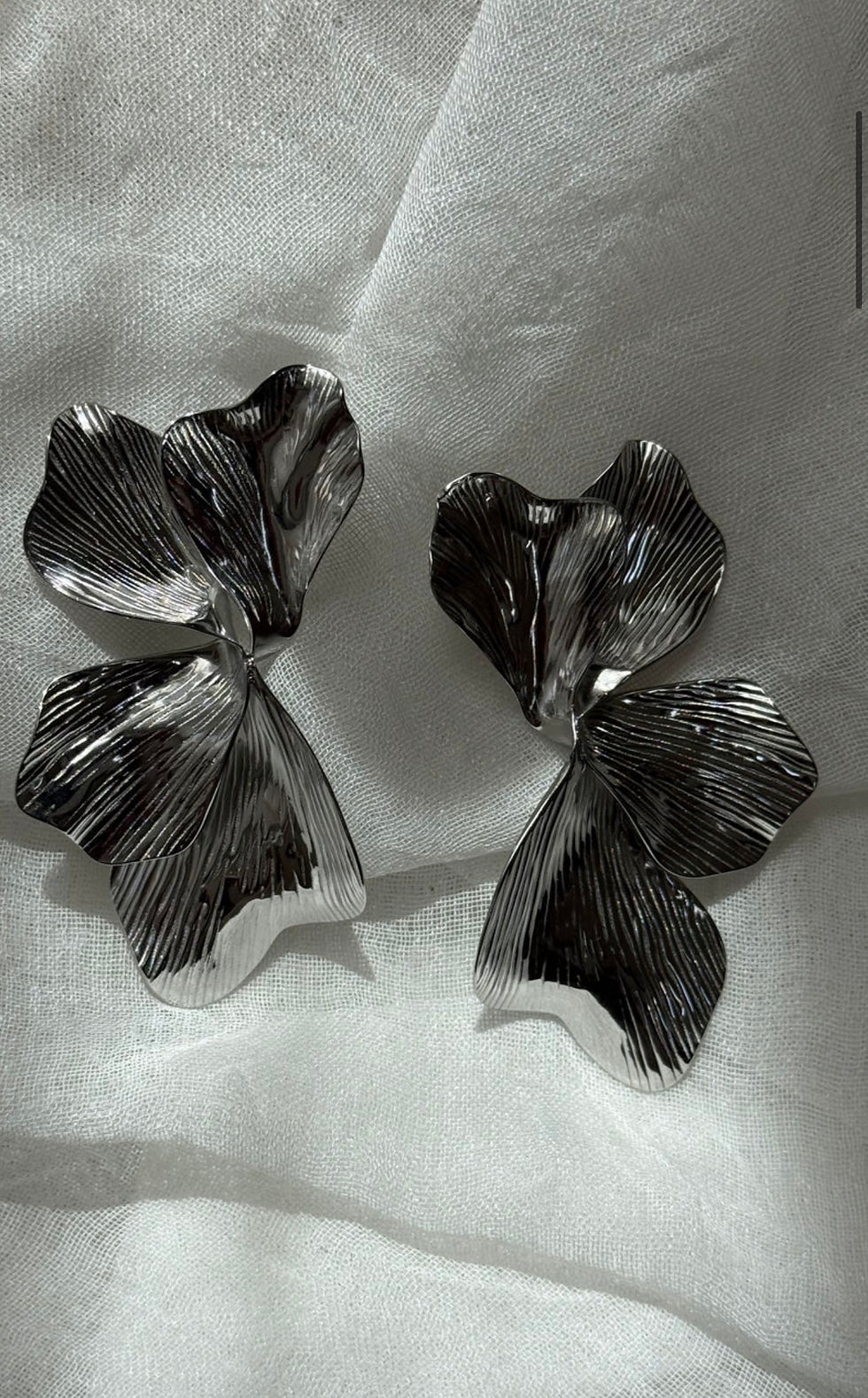 Thumbnail: FLORA EARRINGS SILVER 