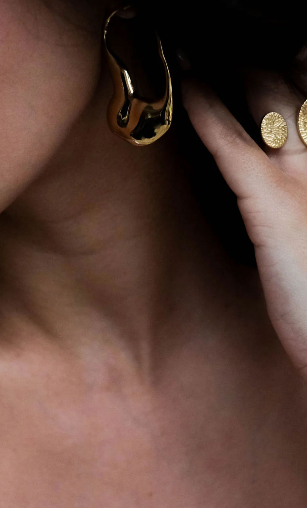 Thumbnail: MAXINE EARRINGS GOLD