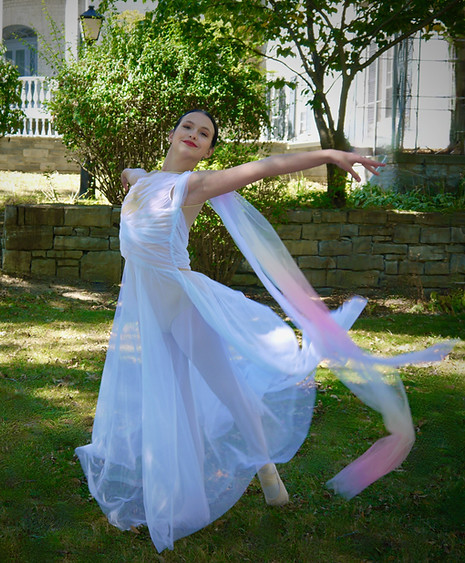 Edie Tendu Derriere Wings Edit.jpeg