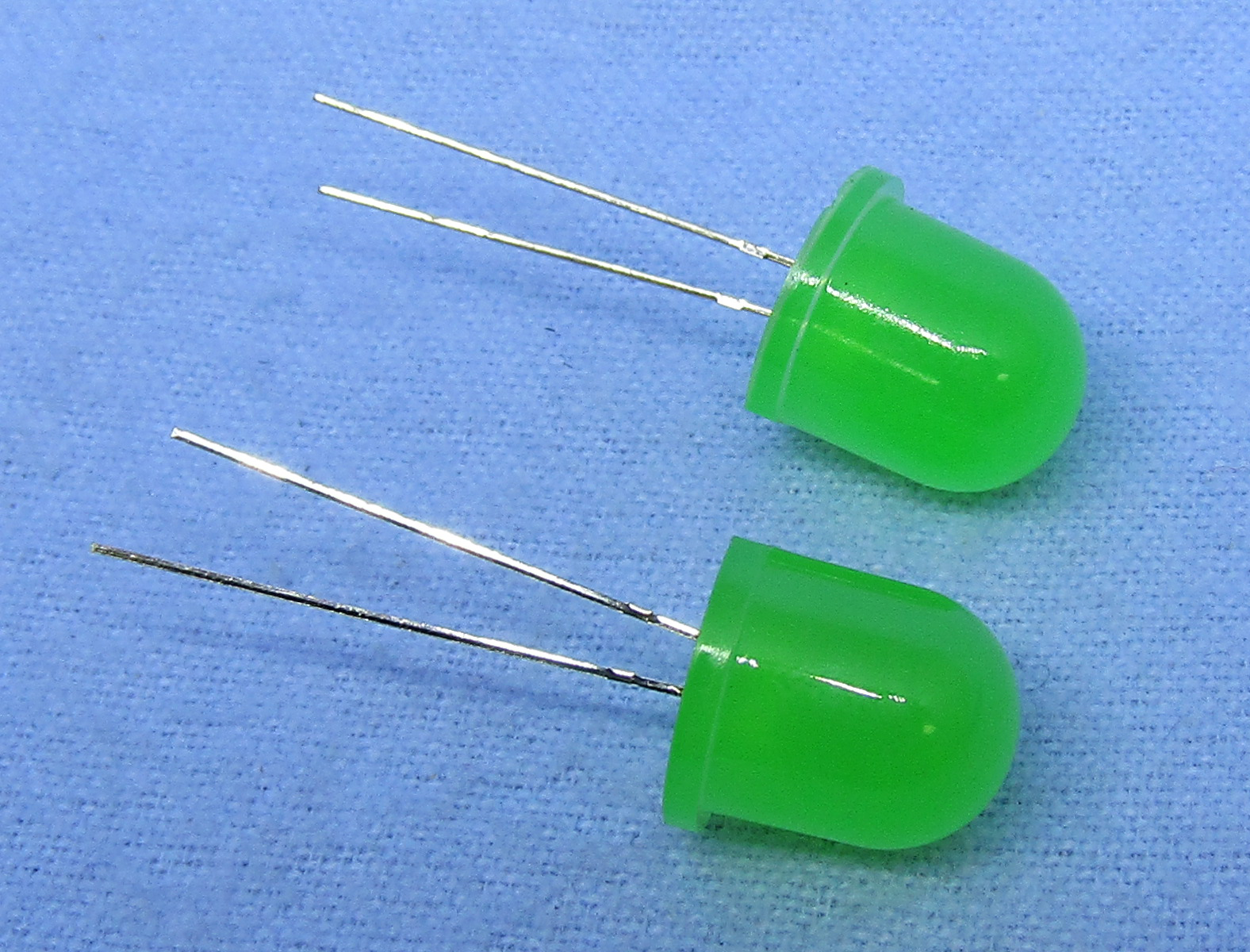 Jumbo Led 12Mm Green 2/Pkg