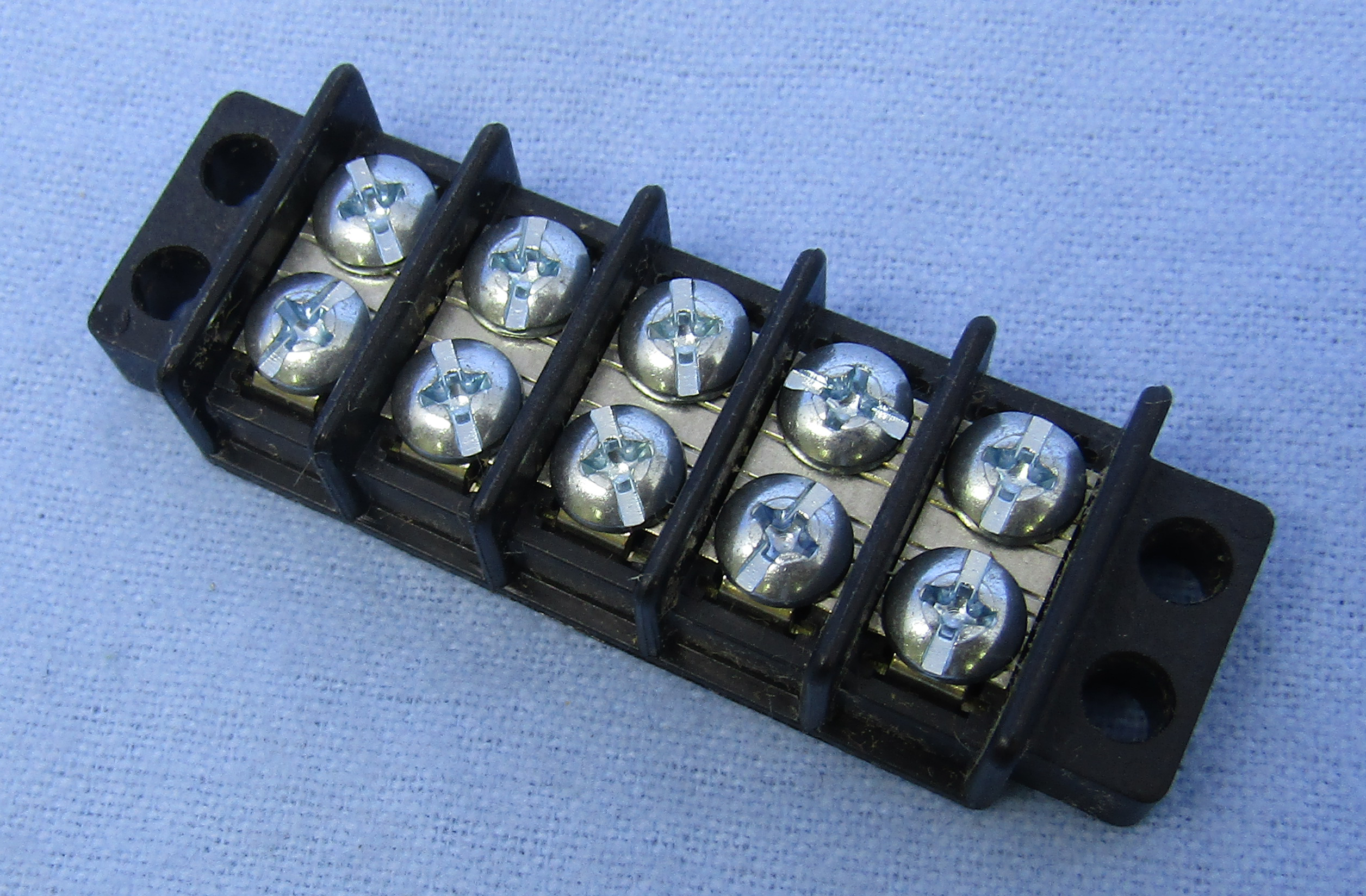 30 Amp Dual Row Terminal Block - 5 Pole : 13-1405