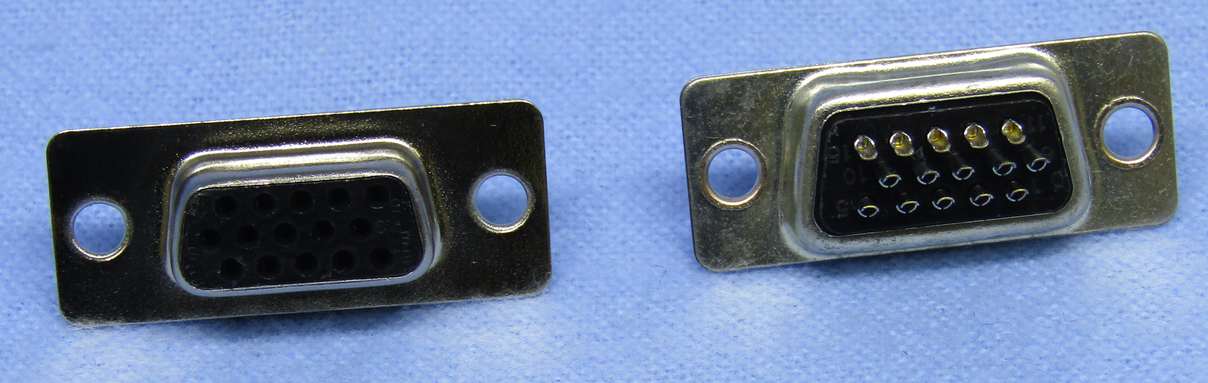 Hd Female-15 Pin/Solder