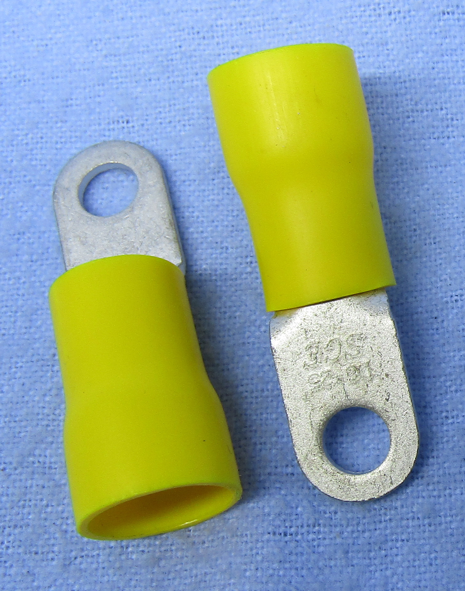 Vinyl Insulated Ring Term. 4 Ga.-1/4" Stud, 2/Pkg