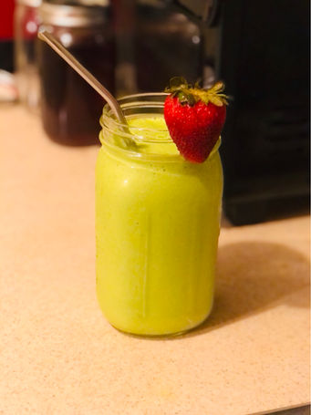 My Favorite Pineapple & Kale Green Smoothie!