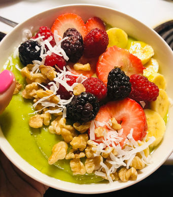 "Green Goodness Smoothie Bowl"