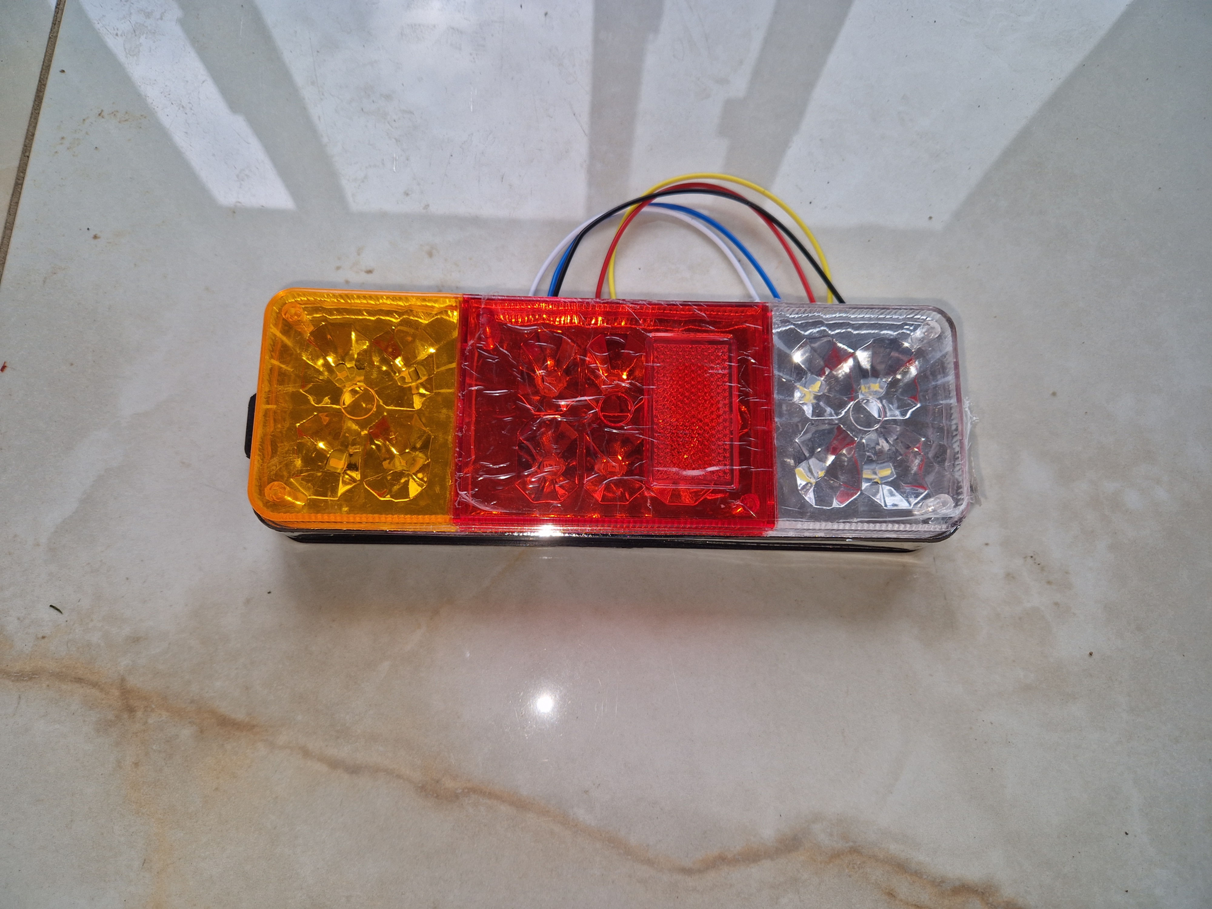 LED Rückleuchte Klein 23 x 8 cm.