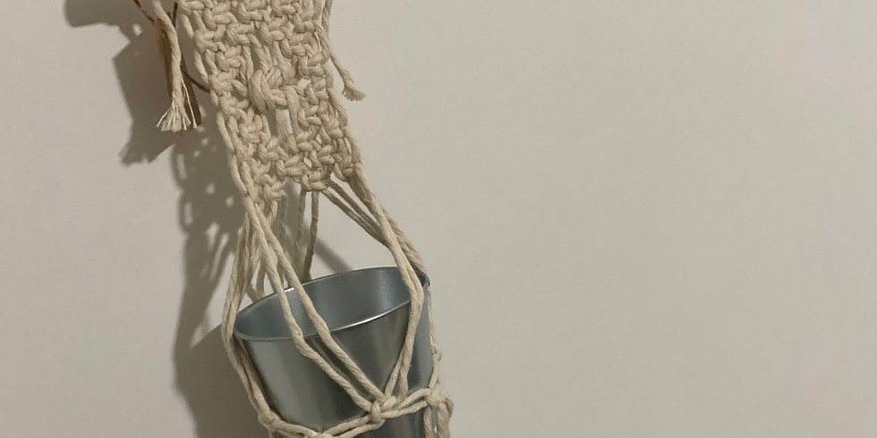 PROCEEDING - STUDIO - Macrame pot hanger!