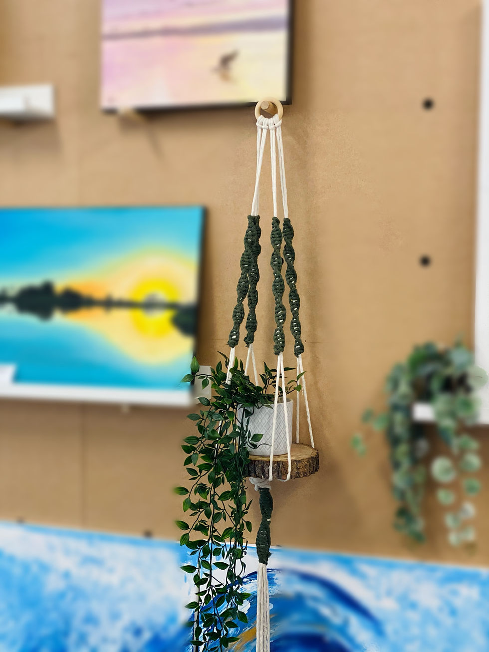 PROCEEDING - BROWNS PLAINS - Learn to make a macrame shelf hanging!