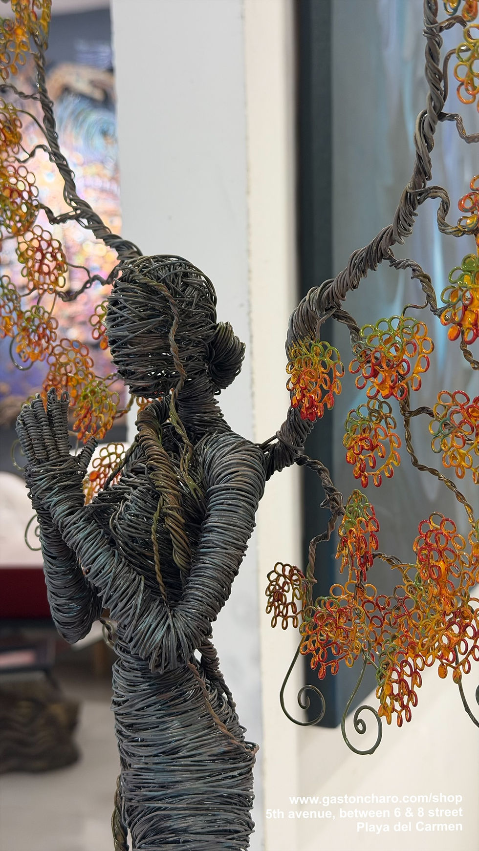 Miniatura: "Madre bosque” - wire sculptures / O. Rivera