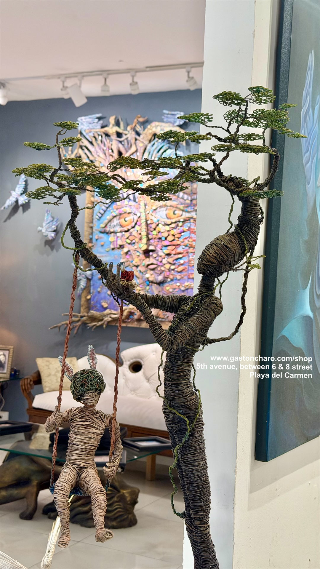 "El árbol de la infancia” - wire sculptures / O. Rivera