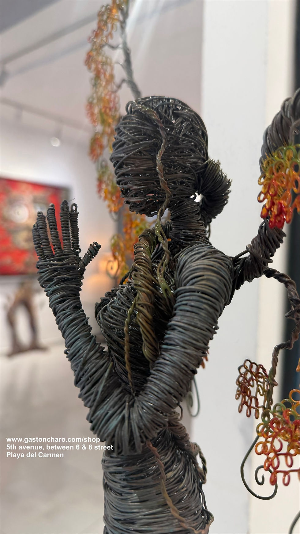 Miniatura: "Madre bosque” - wire sculptures / O. Rivera