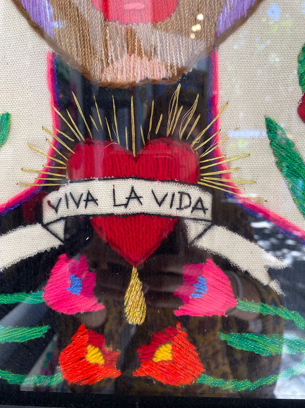 Thumbnail: “Frida y aves”- Hand Embroidery - F. Rodriguez
