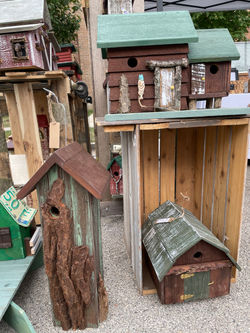 Buds Birdhouse Shoppe
