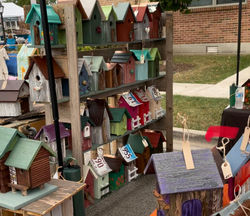 Buds Birdhouse Shoppe
