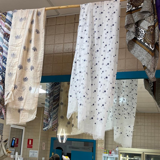 Kolačići u izlogu lokalne pekare