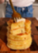 L'interno di una pila di pancake alti e soffici