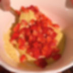 Fragole dentro l'impasto dei pancake alla banana