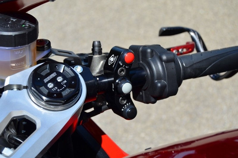 Thumbnail: CPPI07 - V4 CAVALLOTTO POMPA FRENO RADIALE BREMBO CON PULSANTIERA INTEGRATA