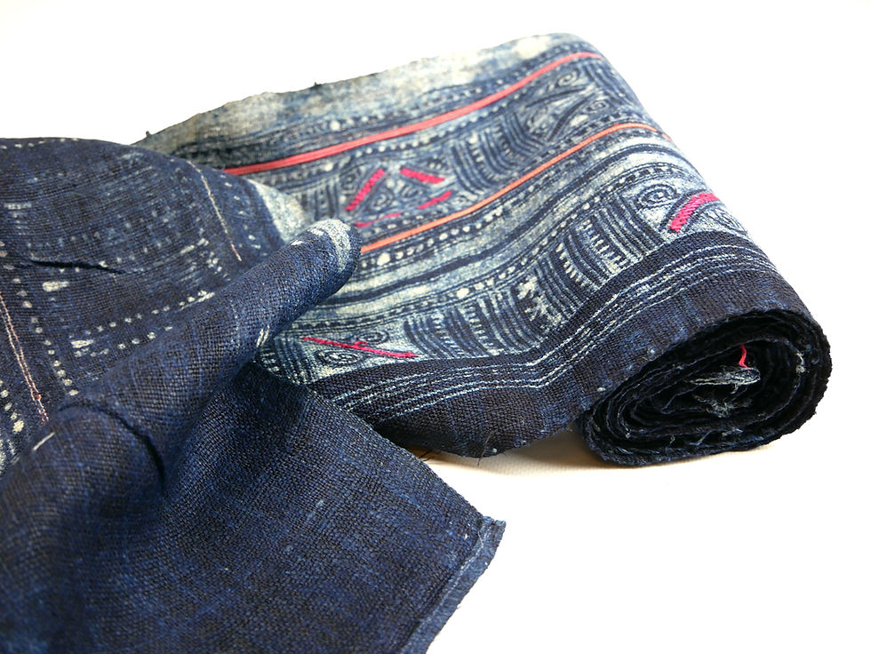 Miniatyrbild: Hmong indigo batik hemp fabric with appliqué