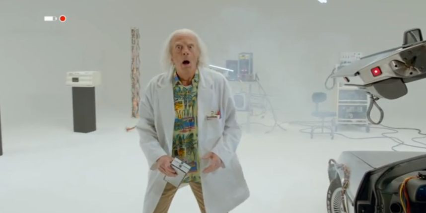 François Hollande déguisé en "Doc" Emmett Brown