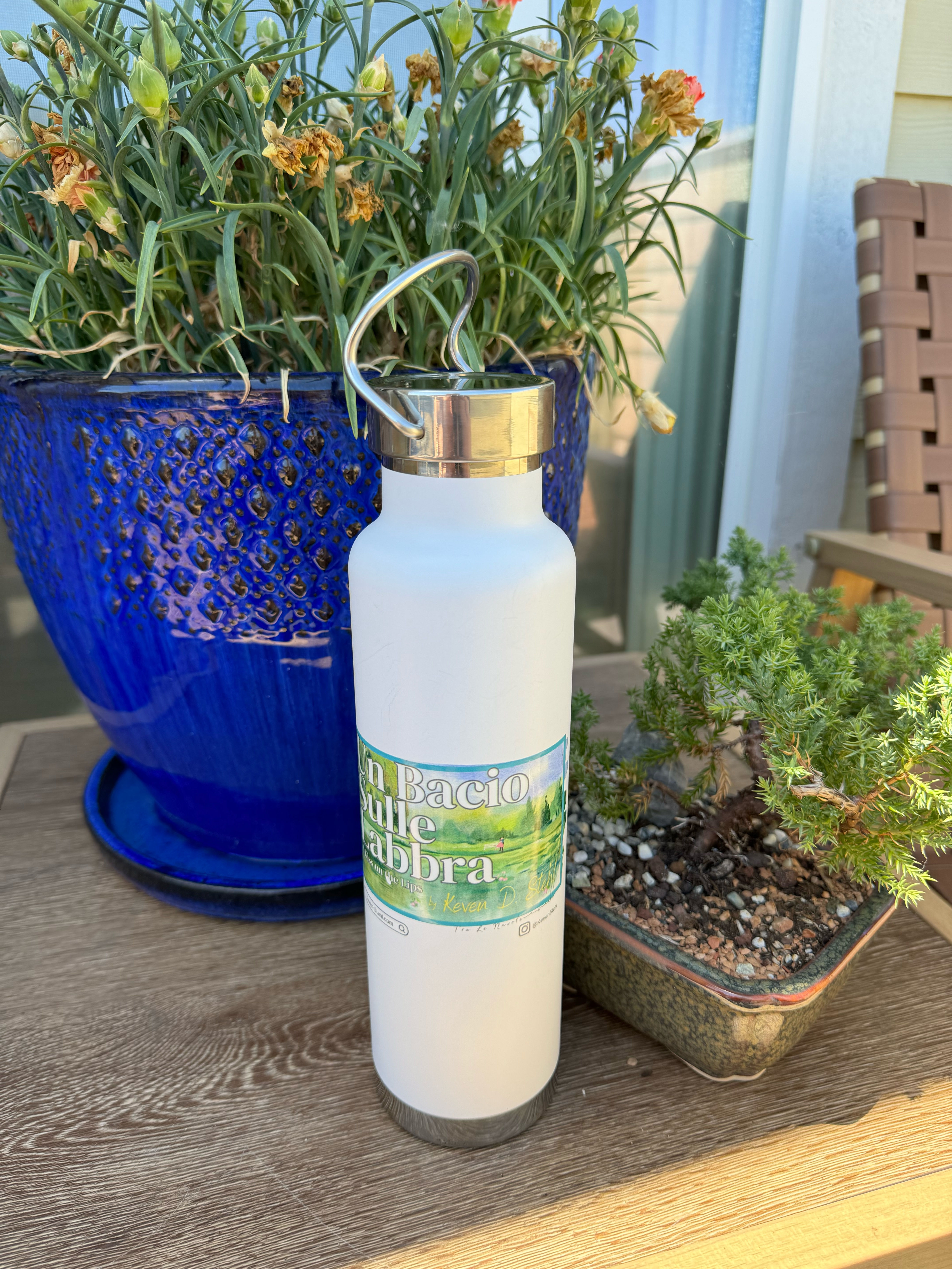 Un Bacio Water Bottle