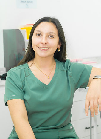 Dra. Ivania Scheuer implantóloga