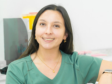 Dra. Ivania Scheuer implantóloga