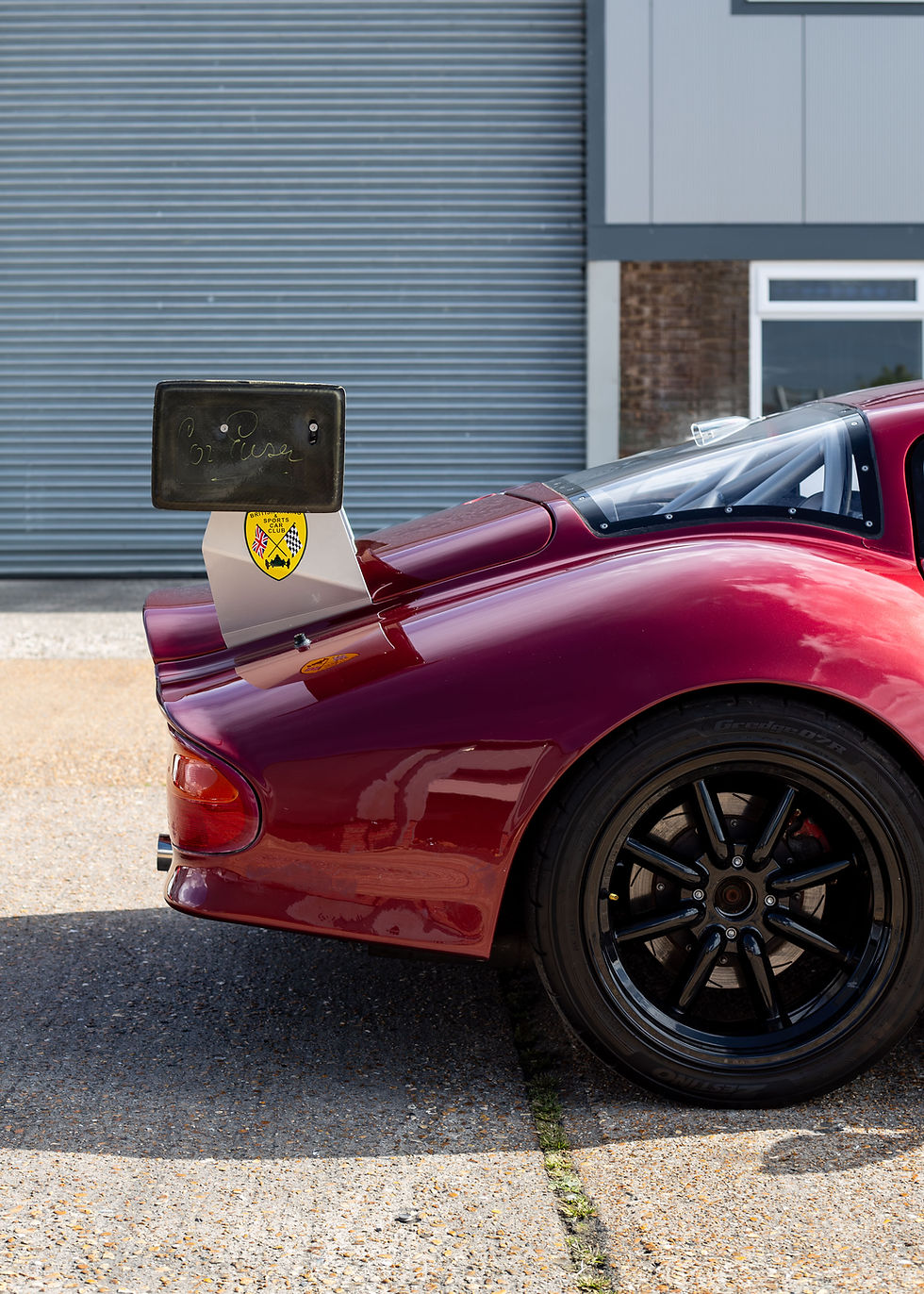 Thumbnail: 1995 Marcos LM400