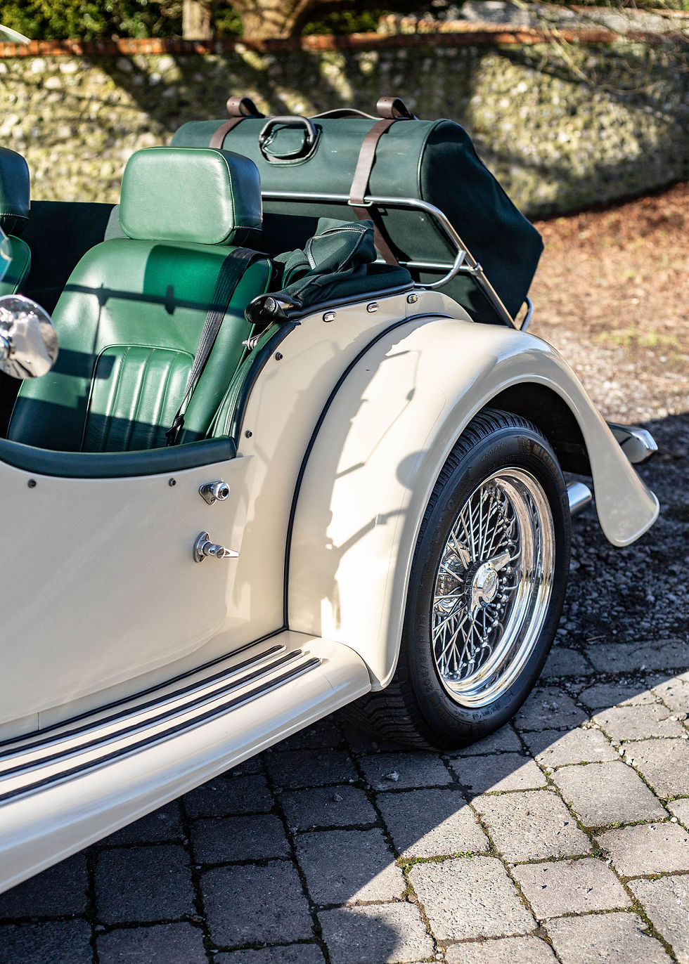 Thumbnail: 2001 Morgan Plus 8