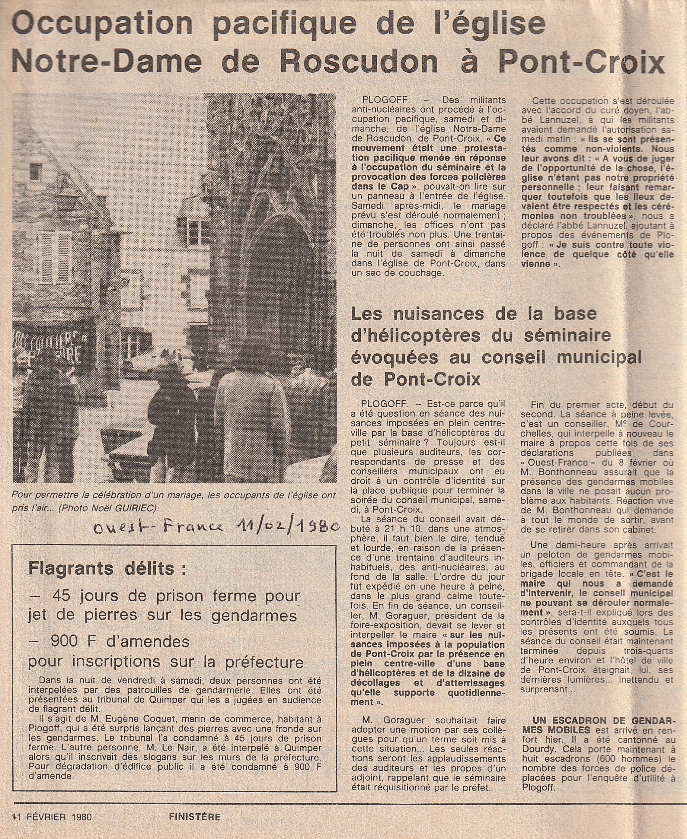 A_Pont-Croix_Eglise,_séminaire_et_hélico