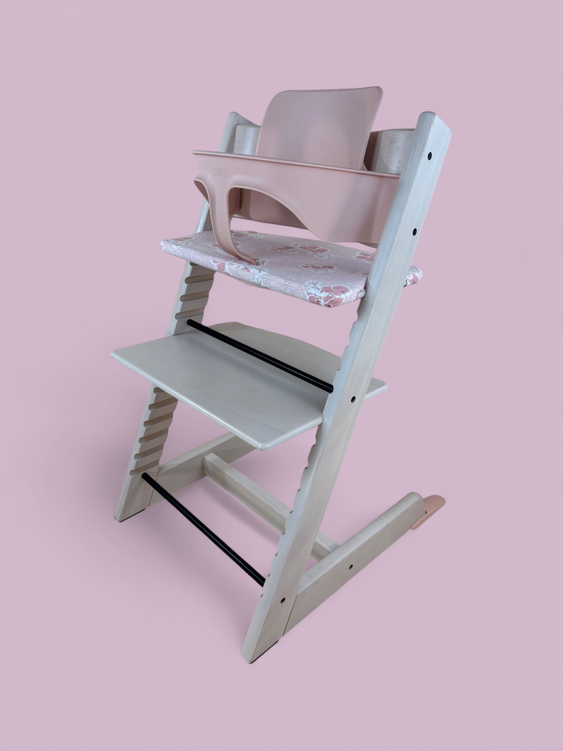 Stokke® Tripp Trapp inkl. Babyset & Kissen / Whitewash / Top-Zustand