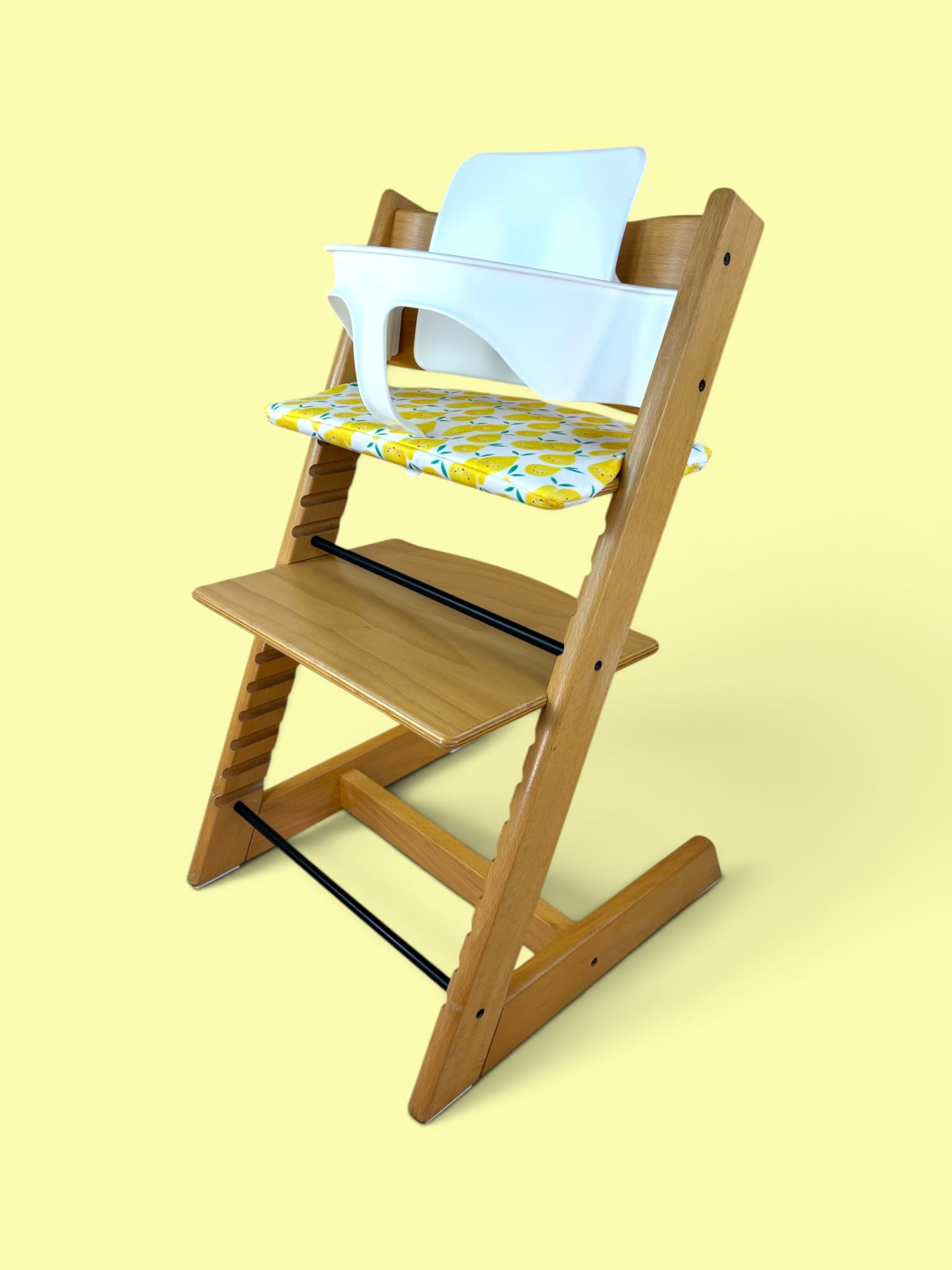 Stokke® Tripp Trapp inkl. Babyset & Kissen / Buche / guter Zustand