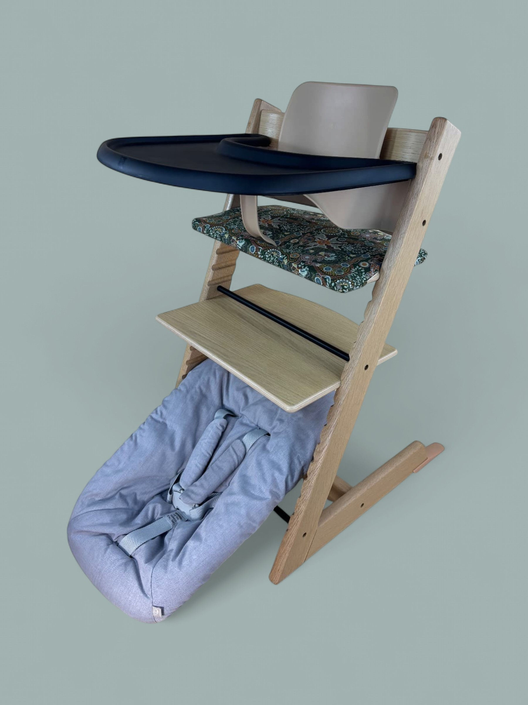 Stokke® Tripp Trapp inkl. Babyset, Kissen, Newborn & Tray / Oak Natural