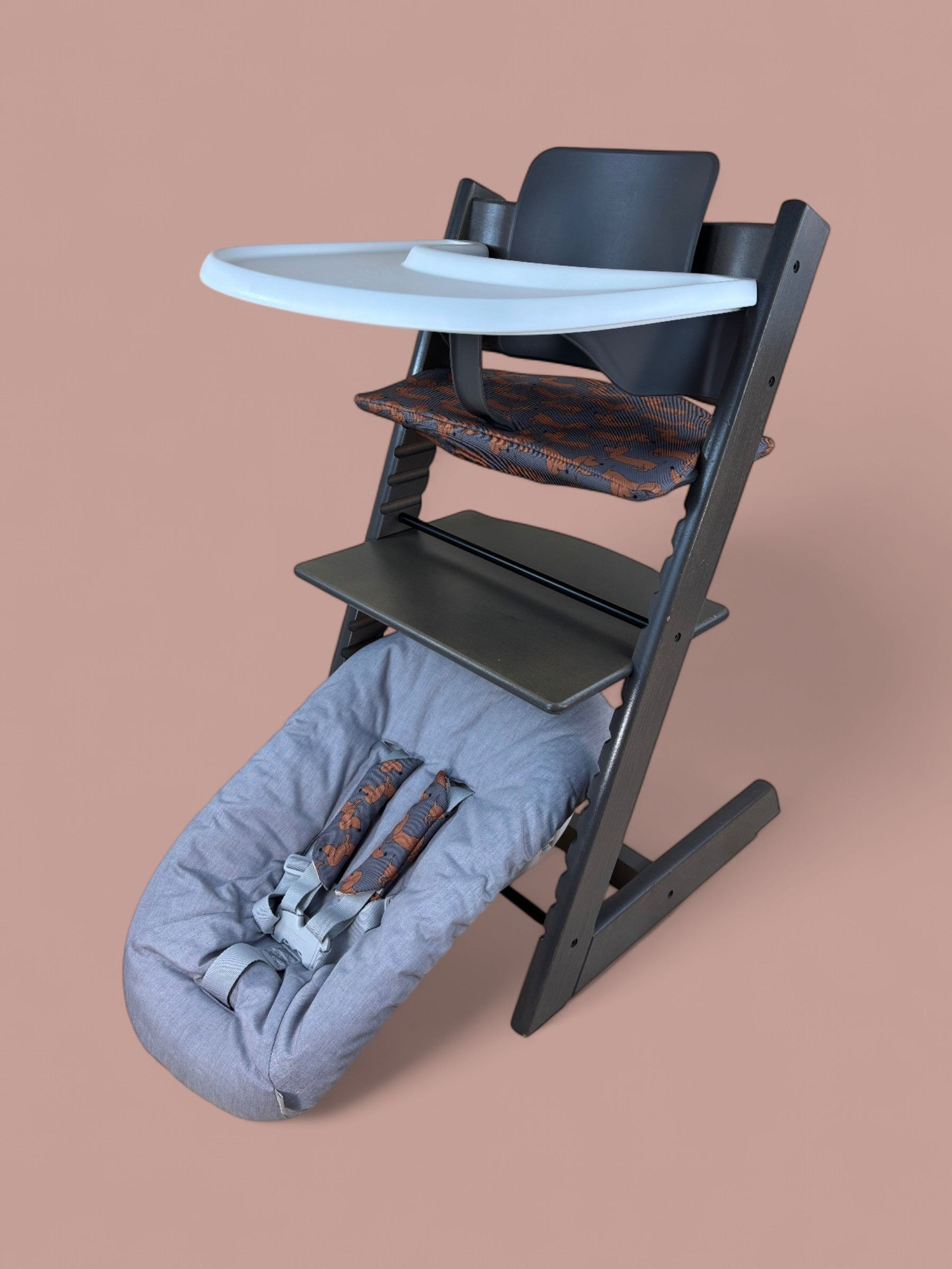 Stokke® Tripp Trapp inkl. Babyset, Kissen, Newborn & Tray / Hazy Grey