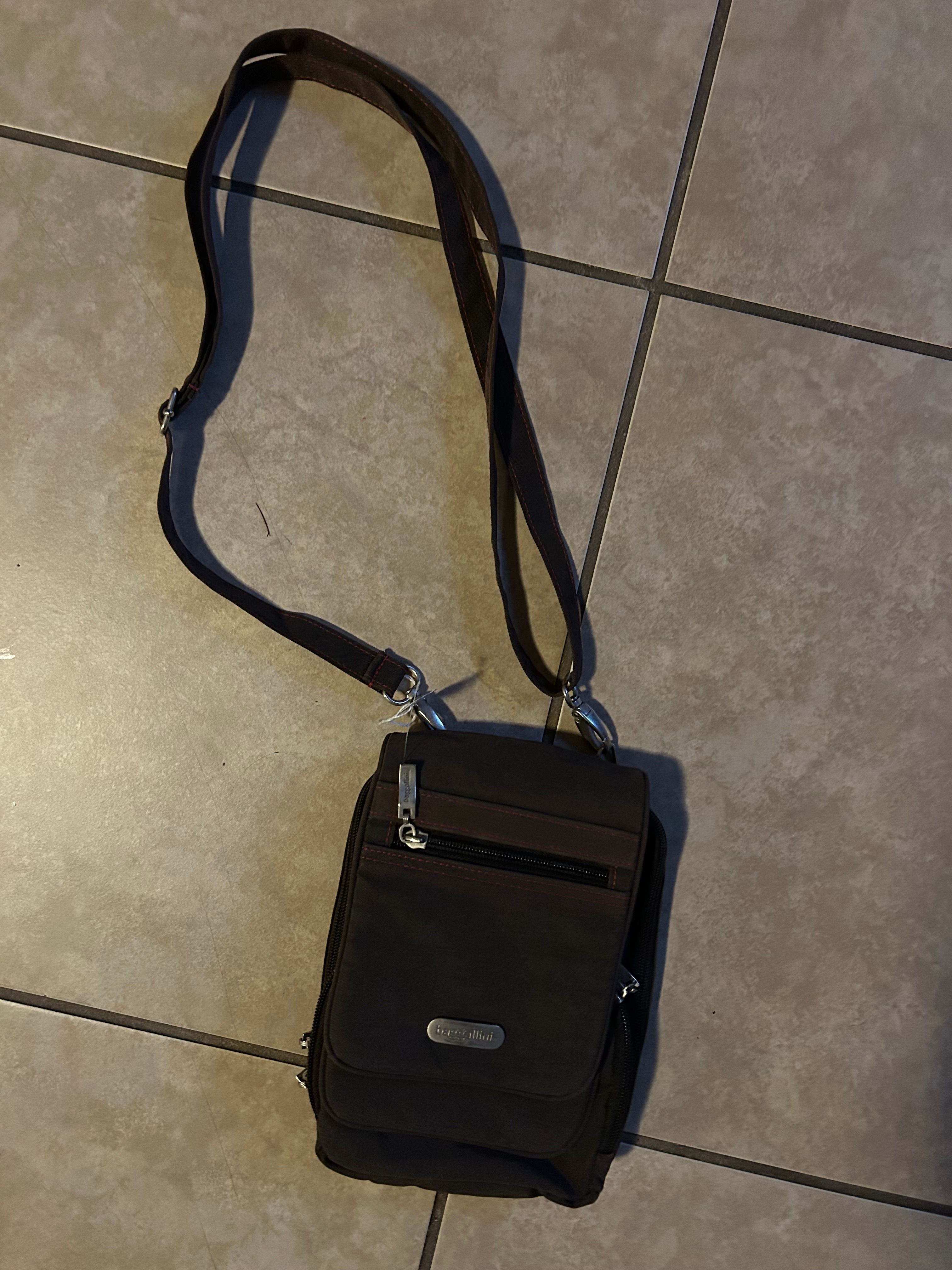 Baggallini brown cross body purse
