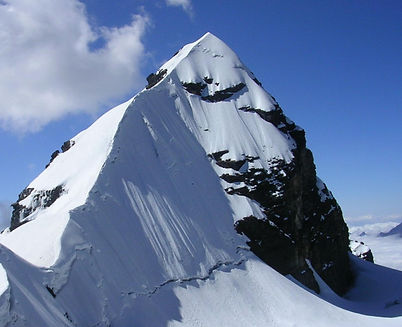bolivia_andes-pequeno-alpamayo-summit-ridge-far.jpg